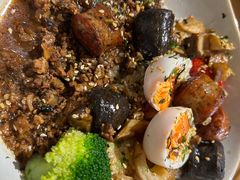 德国香肠卤肉饭-HELLO 27 意面·沙拉·帕尼尼