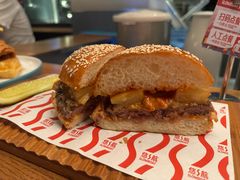 老泰泰汉堡-悠航SLOWBOAT(三里屯店)