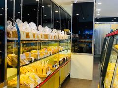 面包甜点陈列柜-御蝶坊生日蛋糕KNAC(新村店)