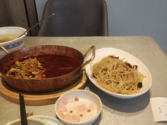 -有红鸡毛店·川菜(建设路店)