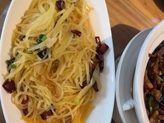 -严记小天府酸菜鱼(西四路店)