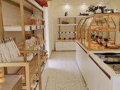 面包甜点陈列柜-啊噗吐呦现场烘焙(麦凯乐店)