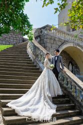 -现代经典婚纱摄影