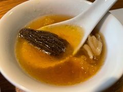羊肚菌竹荪野菌汤-庆春朴门