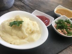 -HIGH FIVE哈福手工汉堡(桂林路店)