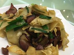 腊肉炒豆丝-旅宁大酒店