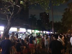 -海南大学南门小吃一条街