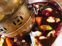 -巴四老城区炭火蛙锅(张江店)