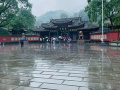 -峨眉山报国寺