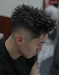-海文先生国潮烫染男士理发馆