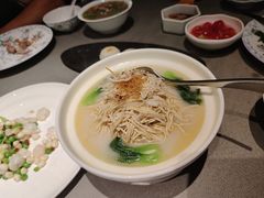 鸡汤大煮干丝-小厨娘绣中淮扬(总统府大行宫店)