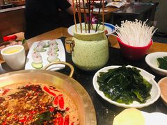 -潮火锅·麻辣牛肉火锅(观音桥方圆·LIVE店)