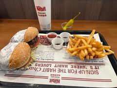 -The Habit Burger Grill 哈比特汉堡(世博店)