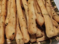 茴香小油条-楚媚娘炭火蛙锅(宽厚里店)