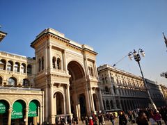 -文艺复兴百货(米兰大教堂广场店)