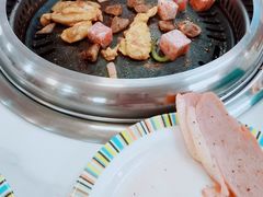 -布罗城堡自助烧烤(鸿通城购物中心店)