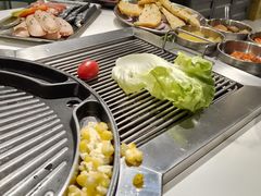 -山野的朋友露营炭火烤肉