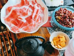 -老牌坊云南鱼豆花火锅(哈西万达店)