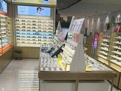 -爱视眸Eyeblling眼镜·依视路·蔡司镜片折扣店(百联南方商城购物中心)