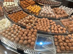 -Laderach 莱德拉(上海环贸iapm店)