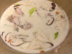 -滇香肴·云南菜蒸汽石锅鱼(云南北路店)