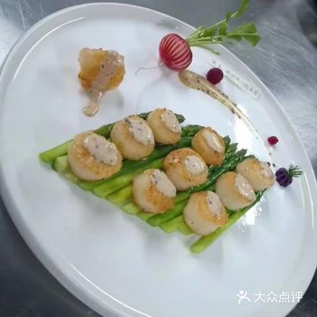 无论是咸香可口的鲁菜，还是原汁原味的苏菜