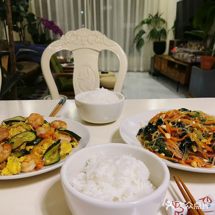 简单吃点儿吧，最近是一点儿也不想吃肉。你们是不知道小时候的我