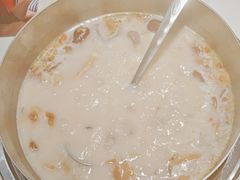 -洪氏嗨捞·广东猪肚鸡·椰子鸡火锅(西咸万象城店)