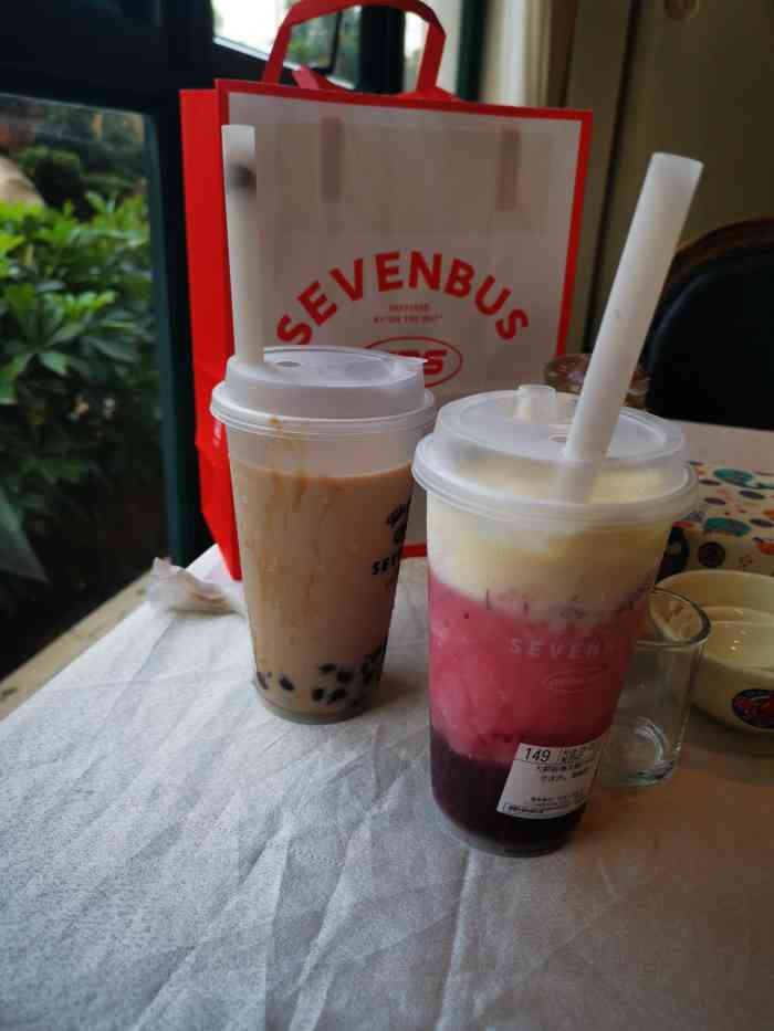 奶茶真实照片闺蜜两个喝奶茶的照片和闺蜜出去喝奶茶的照片和闺蜜喝