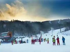 -亚布力新体委滑雪场