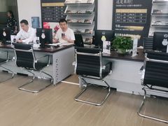-贵州贵星奔驰4S店(观山湖店)