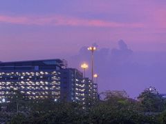 -席娜卡琳火车铁道夜市