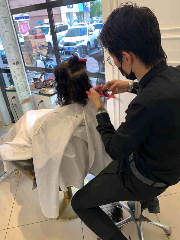 一东造型(西康路店)-"【项目】染发地址是西康路门店 路边可以.