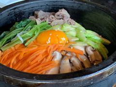 烤牛肉石锅拌饭-雾山韩式烤肉·海南糟粕&椰子鸡火锅·海景餐厅(三亚绿发山海天JW万豪酒店)