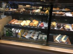 面包甜点陈列柜-星巴克臻选(济南恒隆店)