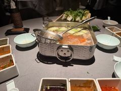 -左庭右院鲜牛肉火锅黑金店(陆家嘴中心店)