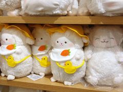 -名创优品(北京新中关购物中心地铁层店)