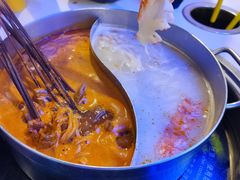 鸳鸯锅-钢管厂五区小郡肝串串香火锅(人民广场店)