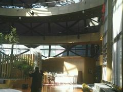 -上海滴水湖皇冠假日酒店