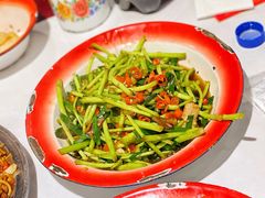 藜蒿炒腊肉-遇见老南昌-柴火灶(顺外路店)