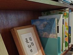 -彳亍咖啡·这里(水湾路店)
