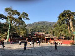-峨眉山报国寺