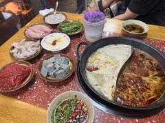 -赵美丽·重庆社区火锅·直营店(火车东站·中豪国际店)