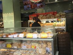 面包甜点陈列柜-闻酥园(水碾河路店)