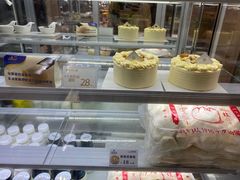 面包甜点陈列柜-昆明冠生园·蛋糕·面包(南强街店)