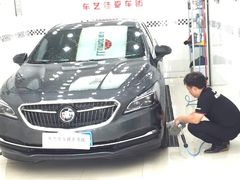 仔细洗轮毂-车艺尚上海龙膜隐形车衣汽车贴膜旗舰店
