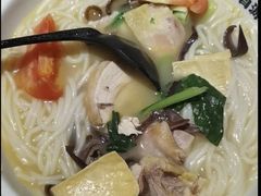 -蒙自源米线大王(东站店)