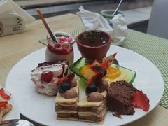 -亮马河饭店翠雅咖啡厅