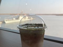 -抱抱地球咖啡馆(国家海洋博物馆店)