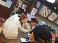 -红宝石·鲜奶小方·海派西点房(南丹店)